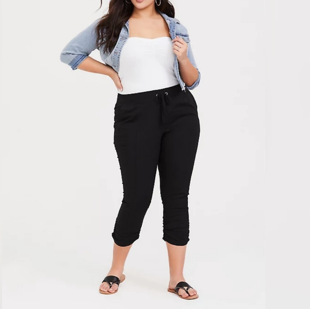 Torrid Black Poplin Crop pant